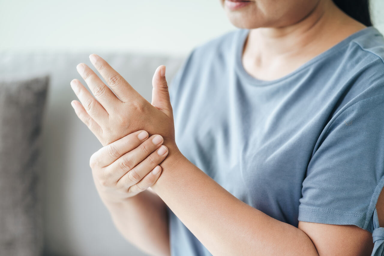 Tendinite da base do polegar: o que é e quais são os sintomas?
